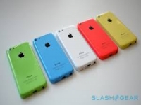 Apple dips toes into lower-priced waters with colorful $99 iPhone 5C